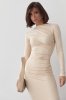 Силуетна сукня з драпіруванням 03661 кремовий