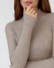 Трикотажное приталенное платье 1384.1 бежевый