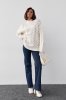Вязаный свитер с косами oversize 231198 кремовый