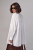 Женская рубашка в стиле oversize с разрезами - 6993 белая